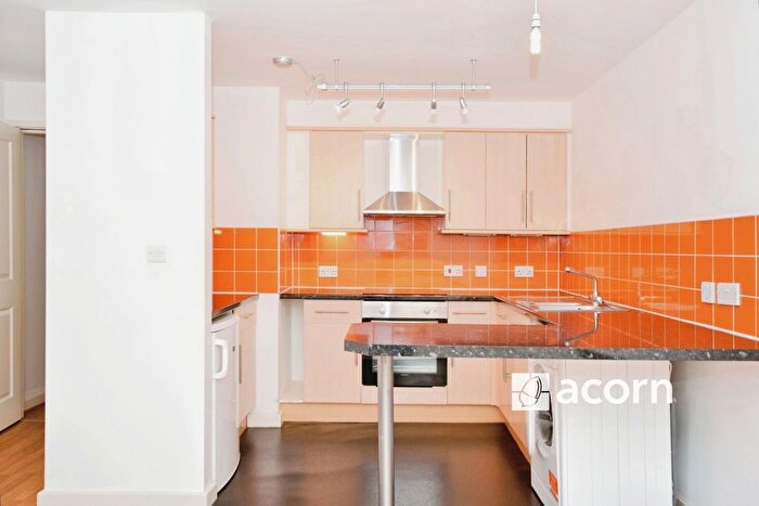 1 Bedroom Flat To Rent In Hendre Road, London, SE1