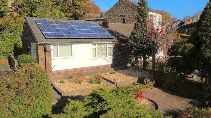 2 Bedroom Semi-Detached Bungalow For Sale In Lane Ends Green, Hipperholme, HX3