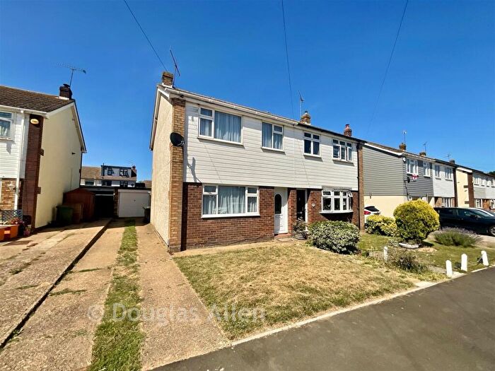 3 Bedroom Semi-Detached House For Sale In Mapleleaf Gardens, Wickford, Essex, SS12