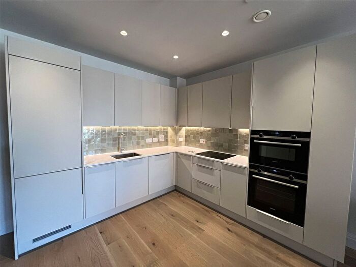 1 Bedroom Flat To Rent In Civic Avenue, London, W6