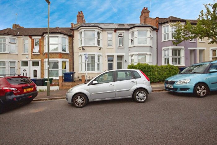 5 Bedroom Terraced House For Sale In Glebe Road, London, N3