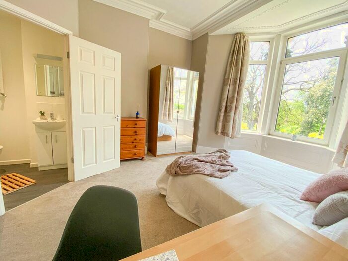 8 Bedroom Town House To Rent In Tothill Avenue, Plymouth, PL4