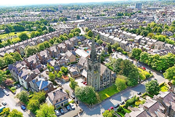1 Bedroom Flat For Sale In St Luke's Court, Franklin Square, Harrogate, HG1