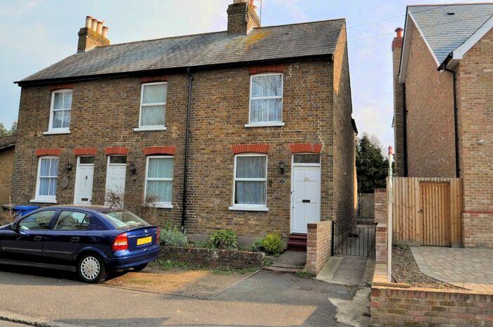 3 Bedroom Cottage To Rent In Station Road, Wraysbury, Berkshire TW19