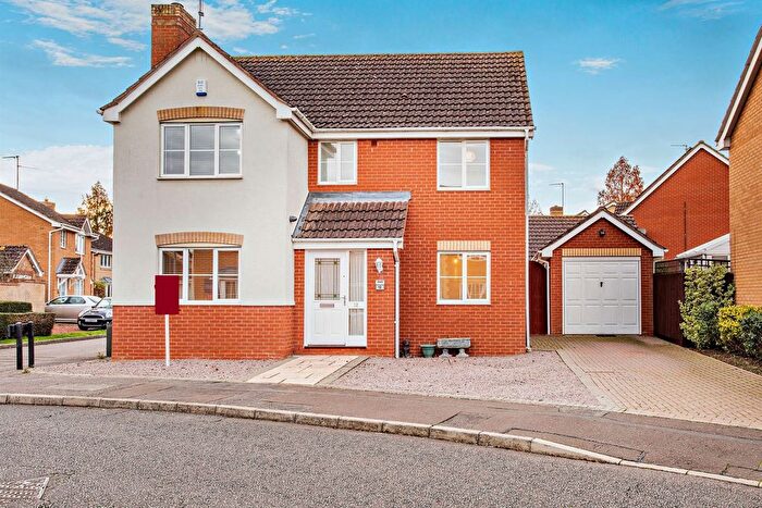 4 Bedroom Detached House For Sale In Lidgate Close, Peterborough, PE2