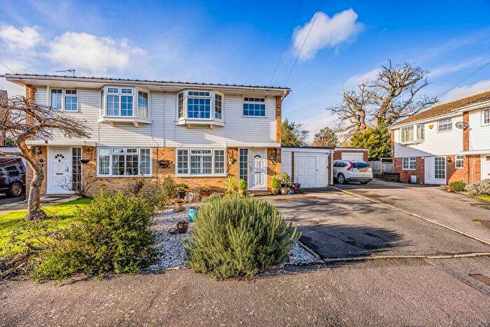 3 Bedroom Semi Detached House For Sale In Ellesmere Orchard, Emsworth, PO10