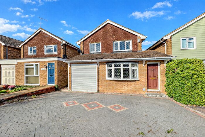 3 Bedroom Detached House For Sale In Boyce Road, Stanford-le-Hope, SS17