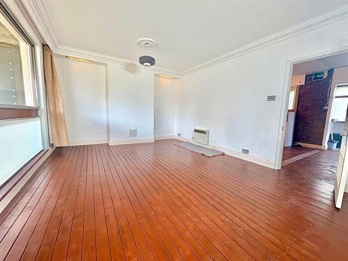 3 Bedroom Semi-Detached House To Rent In Long Drive, Acton, W3