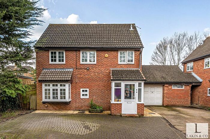 3 Bedroom Detached House For Sale In Pastures Mead, Hillingdon, UB10
