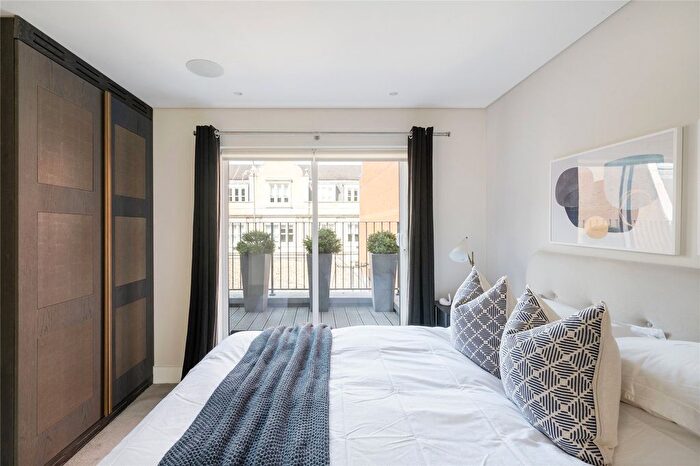 2 Bedroom Flat To Rent In Dyer's Buildings, London, EC1N
