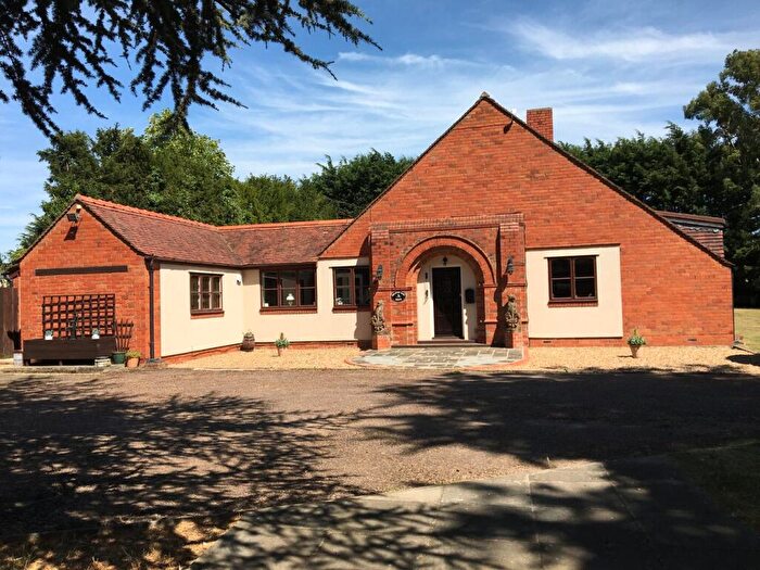 3 Bedroom Detached Bungalow For Sale In Stratton Park, Biggleswade, SG18
