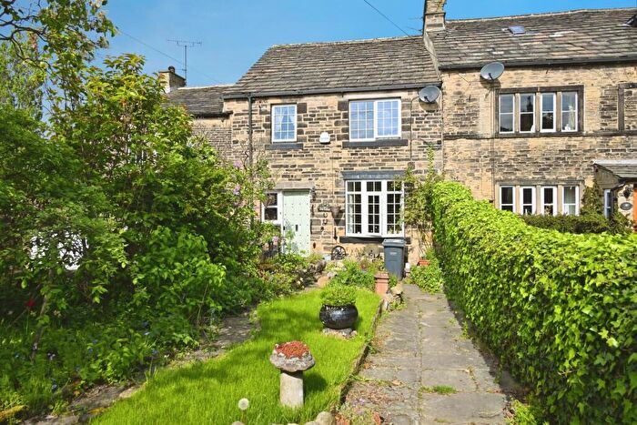 3 Bedroom Terraced House To Rent In Apperley Lane, Rawdon, Leeds, LS19