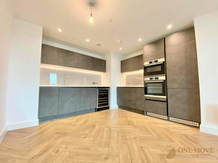 2 Bedroom Flat To Rent In Victoria Residence, Silvercroft Street, M15