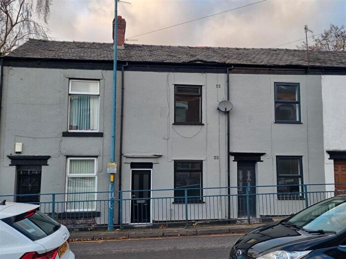 2 Bedroom Terraced House To Rent In Huddersfield Road, Stalybridge, SK15