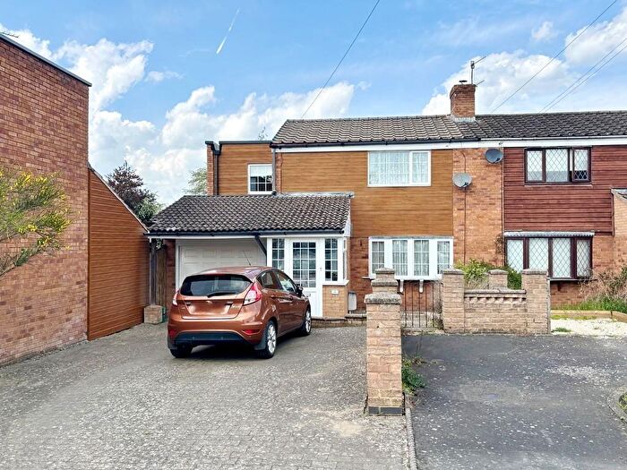 3 Bedroom Semi-Detached House For Sale In Jubilee Close, Bidford-On-Avon, Alcester, B50