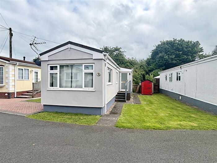 2 Bedroom Mobile/park Home For Sale In St. Christophers Park, Ellistown, Leicestershire, LE67