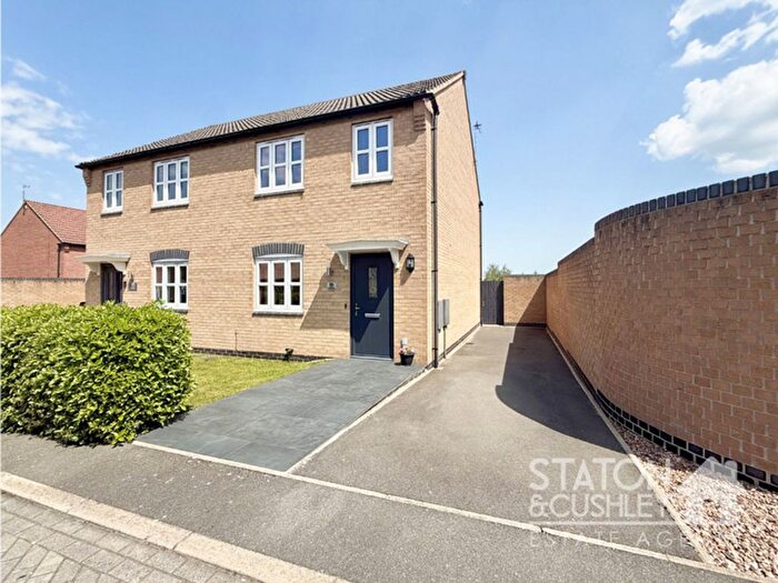 3 Bedroom Semi-detached House For Sale In Debdale Way, Mansfield Woodhouse, NG19