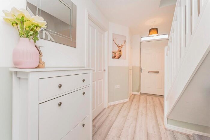 3 Bedroom End Of Terrace House For Sale In Lime Oval, Raunds, NN9