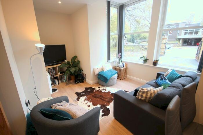 3 Bedroom Flat To Rent In Headingley Lane, Headingley, Leeds, LS6