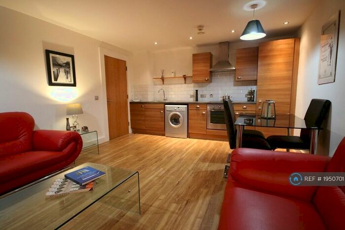 2 Bedroom Flat To Rent In Fresh, Salford, M3
