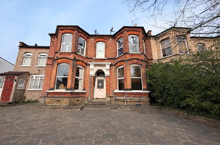 1 Bedroom Flat For Sale In Mansfield Road, Ilford, London, IG1