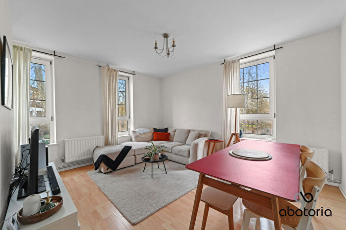 2 Bedroom Apartment For Sale In Parry House, Green Bank, London, E1W