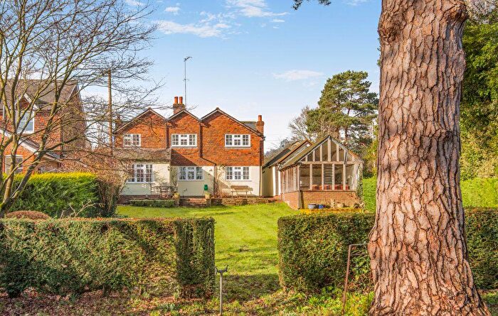 4 Bedroom Detached House For Sale In Heath Lane, Albury, GU5