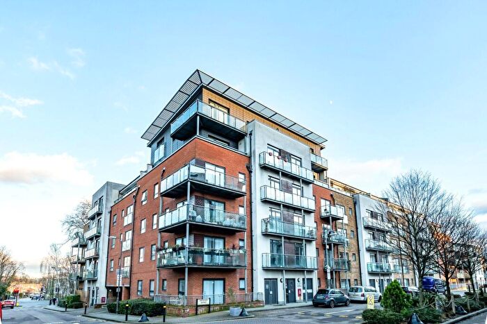 2 Bedroom Apartment For Sale In Desvignes Drive, London, SE13