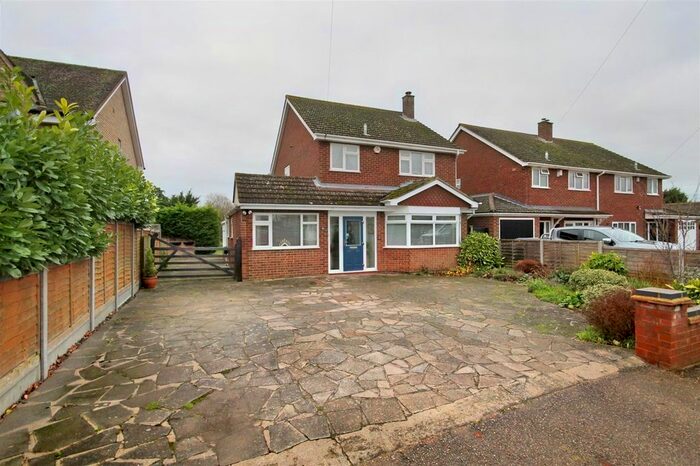 4 Bedroom Detached House For Sale In Northill Road, Cople, Bedford, MK44