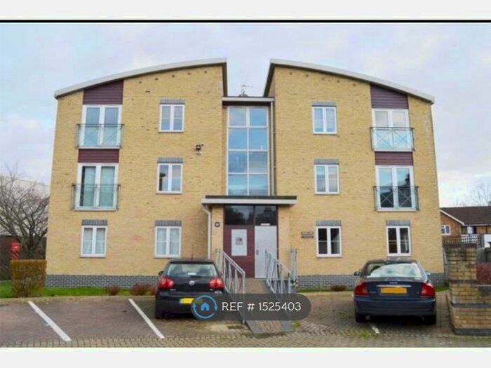 2 Bedroom Flat To Rent In Romside Place, Romford, RM7