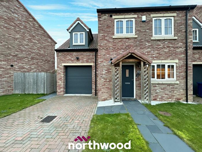 5 Bedroom Link Detached House For Sale In Wharf Crescent, Thorne, Doncaster, DN8