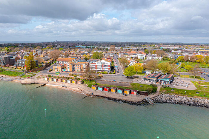 2 Bedroom Apartment For Sale In Rampart Terrace, Southend-on-sea, SS3
