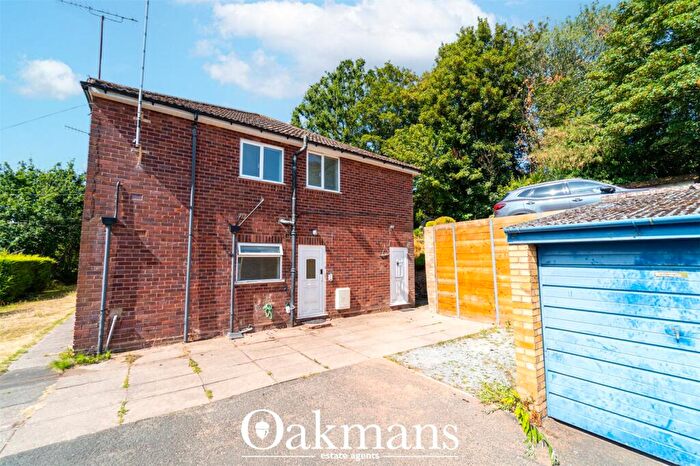 2 Bedroom Maisonette For Sale In South Road, Northfield, Birmingham, West Midlands, B31