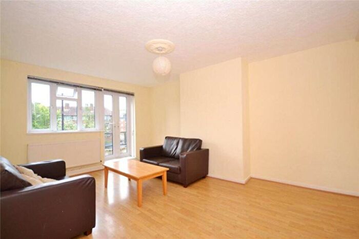 3 Bedroom Flat To Rent In Elmfield Road, East Finchley, N2