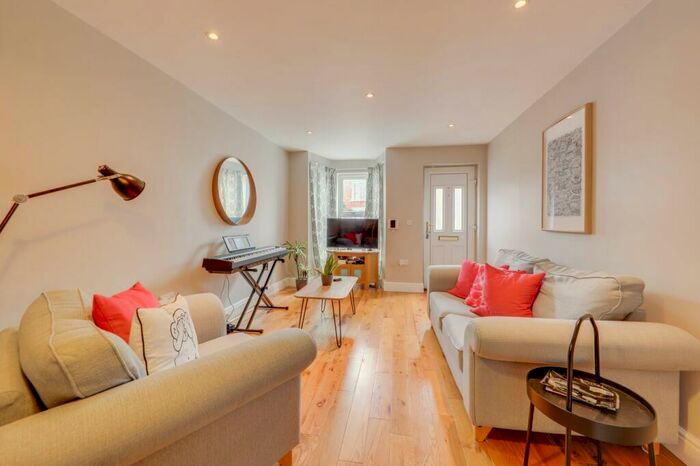 2 Bedroom End Of Terrace House To Rent In Ardgowan Road, Catford, London, SE6