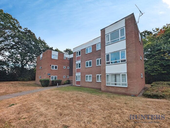 3 Bedroom Flat To Rent In Oswio Court, Bishopton Close, Shirley, B90