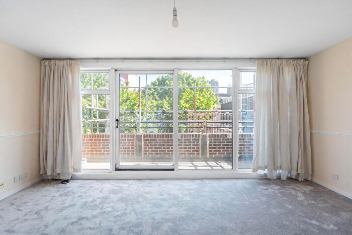 3 Bedroom Flat To Rent In Old Street, London, EC1V