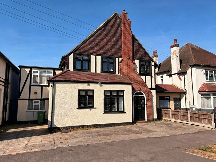 3 Bedroom Detached House To Rent In Redden Court Road, Romford, RM3