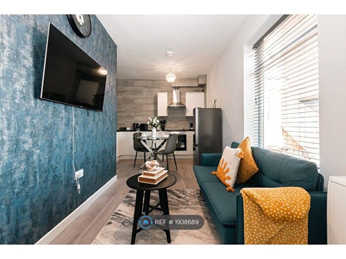 2 Bedroom Flat To Rent In Shirley High Street, Southampton, SO16