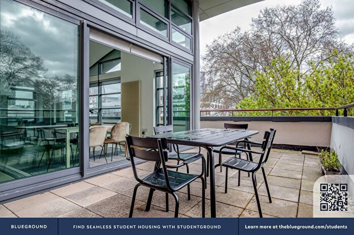 3 Bedroom Flat To Rent In Old Street, London, EC1Y
