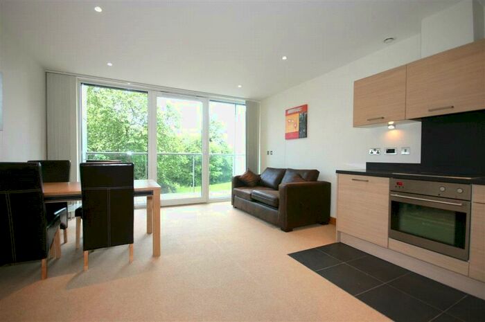 Apartment To Rent In Eustace Building, Queenstown Road, London, SW11