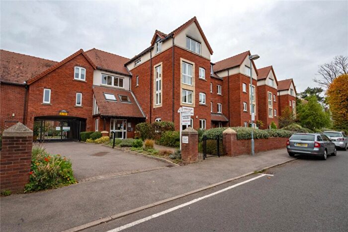 1 Bedroom Flat To Rent In Lorne Court, Moseley, B13