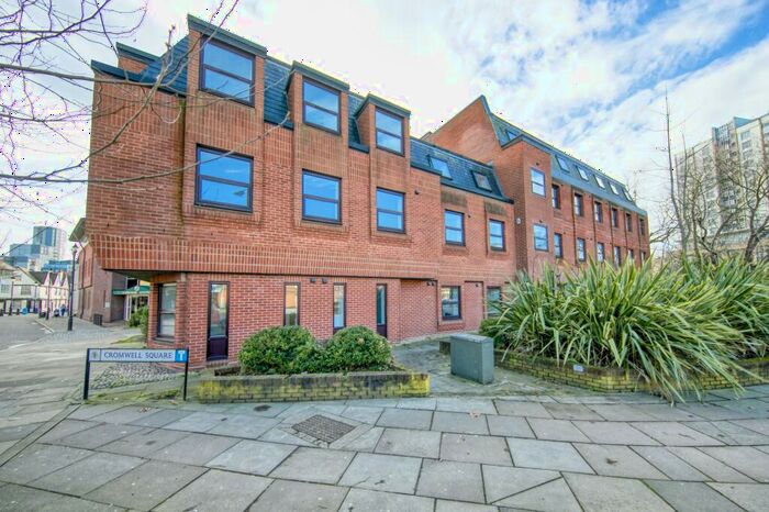 1 Bedroom Apartment To Rent In Cromwell Square, Ipswich, IP1