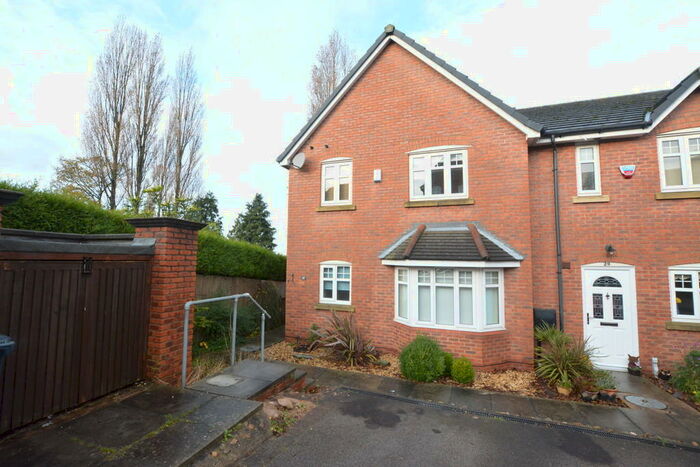 3 Bedroom Semi-Detached House To Rent In Linden Place, Nottingham, NG3