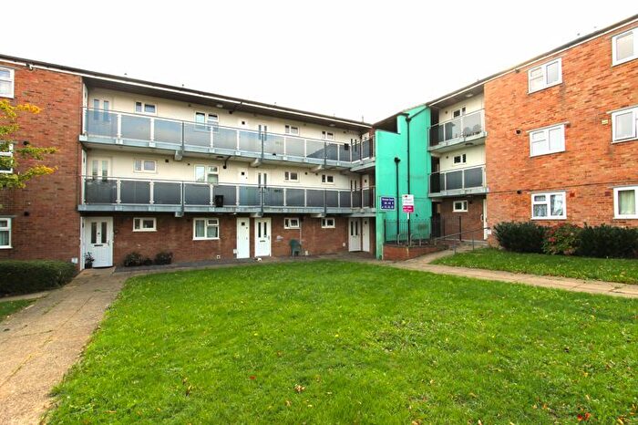 2 Bedroom Flat To Rent In Duncan Court, Wellingborough, NN8