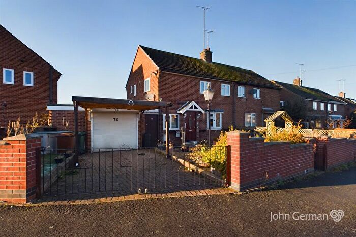 3 Bedroom Semi-Detached House For Sale In Harbin Road, Walton-on-Trent, DE12