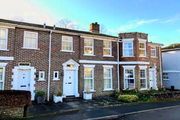 3 Bedroom Property To Rent In Heathfield Park, Midhurst, GU29