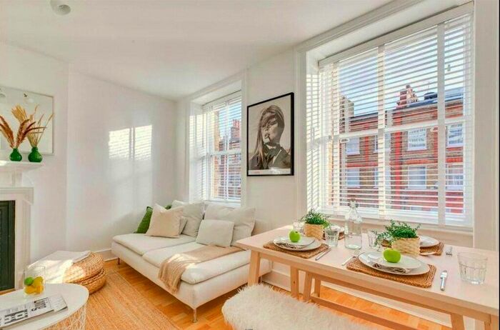 2 Bedroom Flat To Rent In Nottingham Place, London, W1U