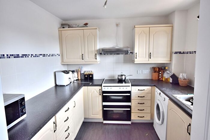 2 Bedroom Flat To Rent In High Road, London, N22
