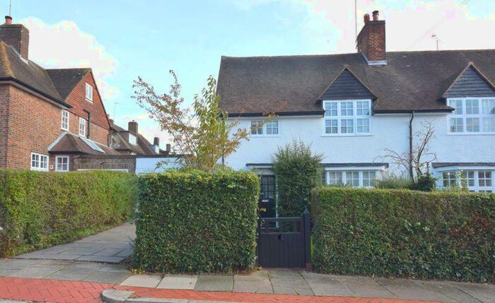 3 Bedroom Semi-Detached House To Rent In Midholm, Hampstead Garden Suburb, NW11